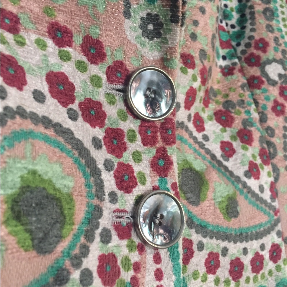 Beautiful lined blazer with vibrant colors